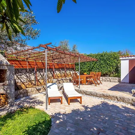Casa vacanze Cozy In With Kitchen Ičići