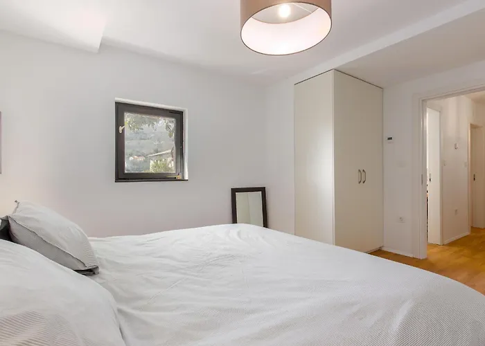Ferienhaus 2 Bedroom In Ičići