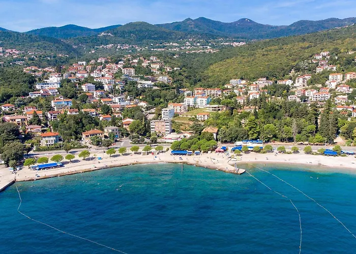 2 Bedroom In Nyaraló Ičići